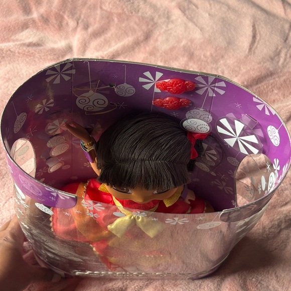 2009 Holiday Dora Doll in Red Dress - Picture 3 of 5